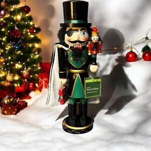 Black Eye Patch & Top Hat (Magician,Soldier,Pirate) Christmas Nut Cracker Decor
